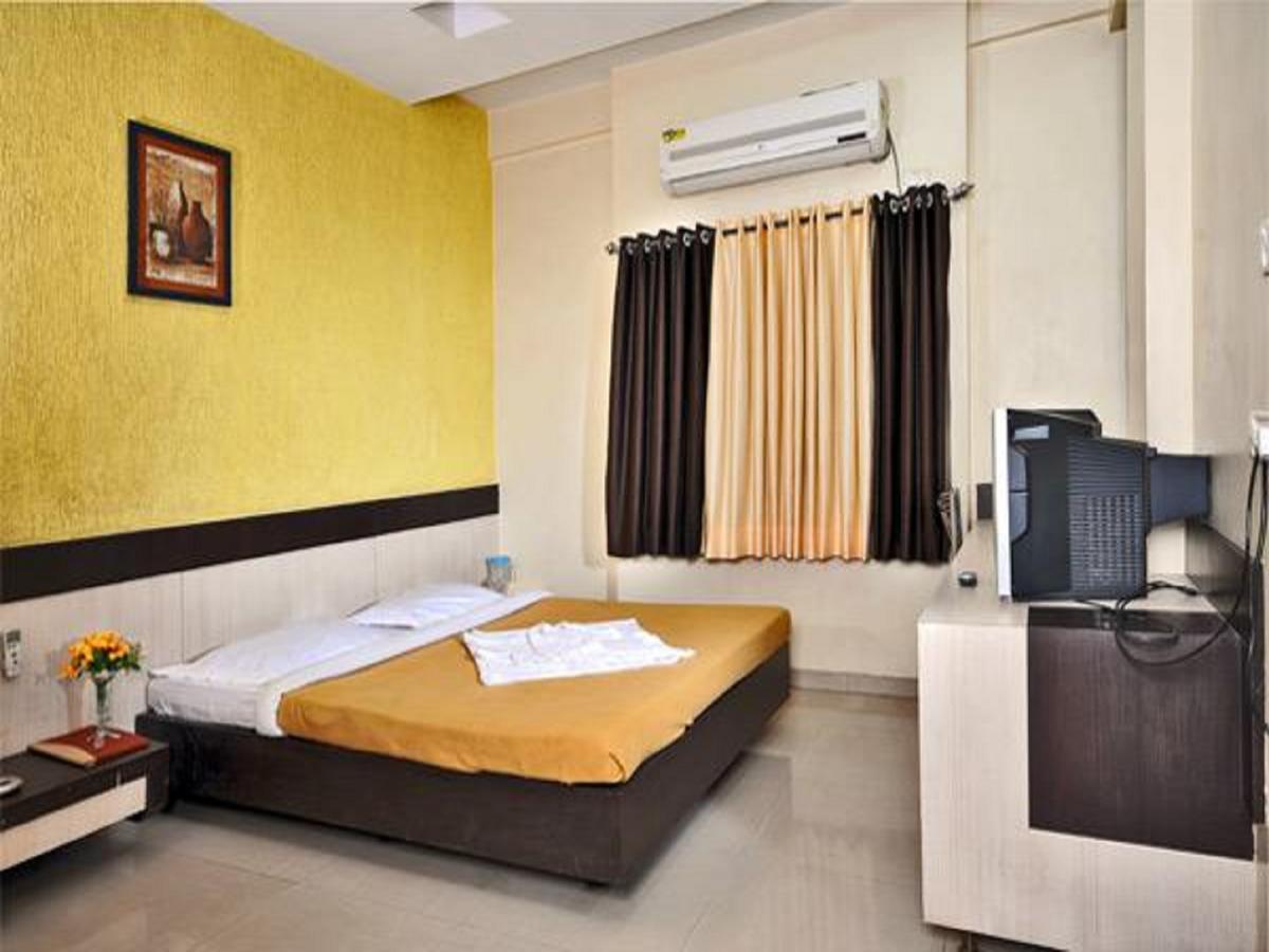 Hotel Shri Krishna Shirdi Dış mekan fotoğraf