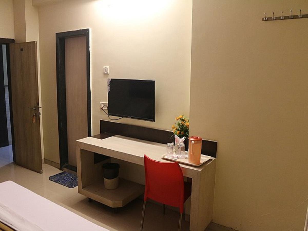 Hotel Shri Krishna Shirdi Dış mekan fotoğraf